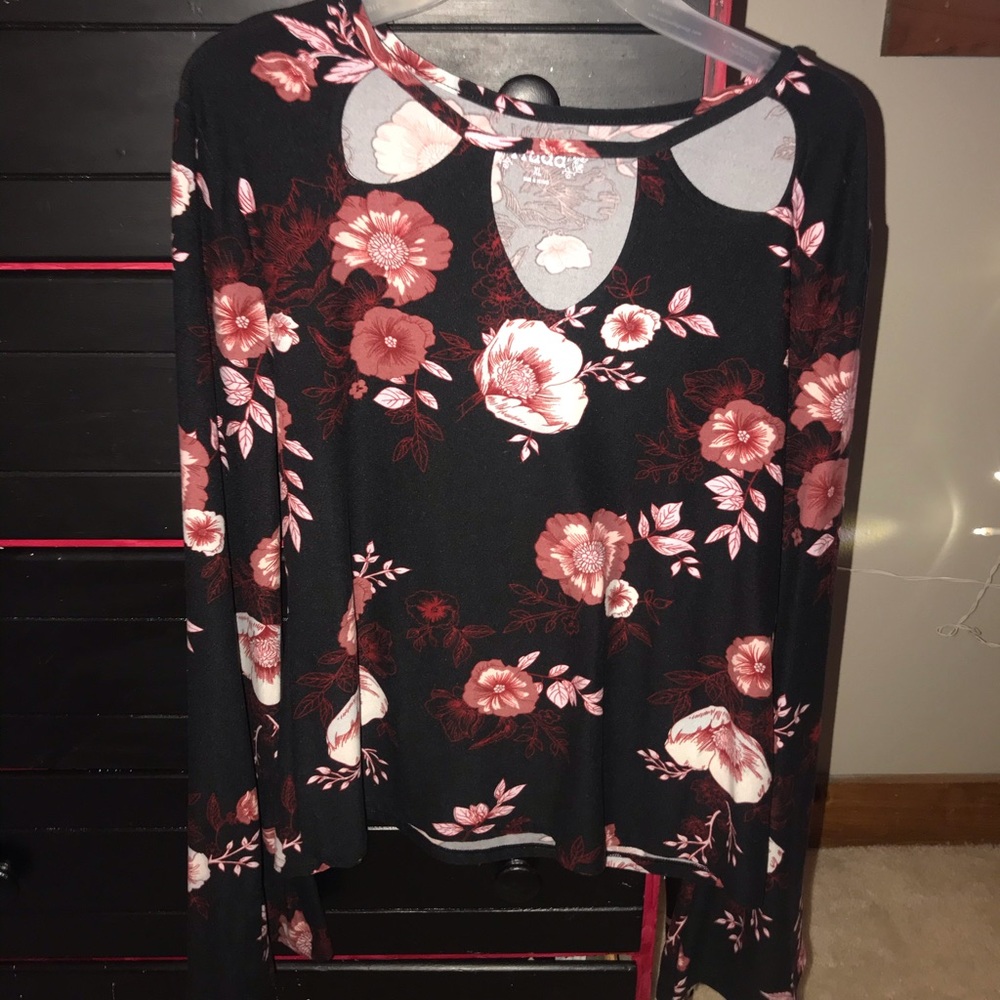 Keyhole Bell Sleeve Top